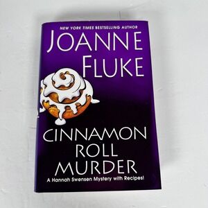 Cinnamon Roll Murder Joanne Fluke 2012 1st Hardcover Printing‎ Cozy Mystery